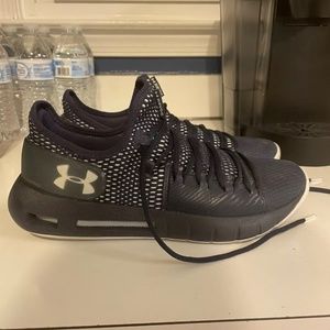 Under Armour Athletic Shoe Mens 9.5 UA Hovr Havoc Low Basketball Navy